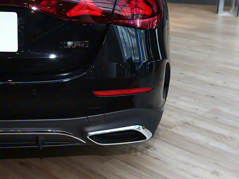 2026�� E 300 L ʱ���˶���