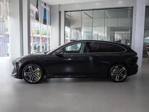 2025�� �ھ������ 75kWh Touring