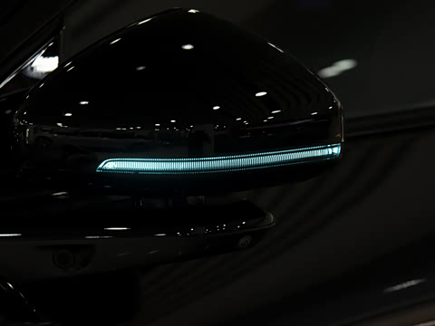 2025�� 820 Max