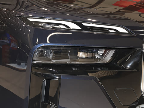 2026�� 735Li M�˶���װ