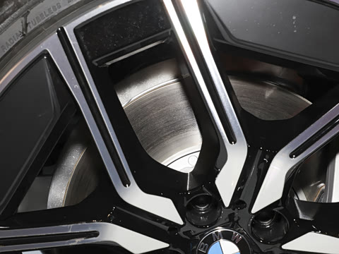 2026�� 735Li M�˶���װ