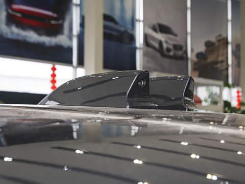 2026�� 3.0 L6 400PS SE�����