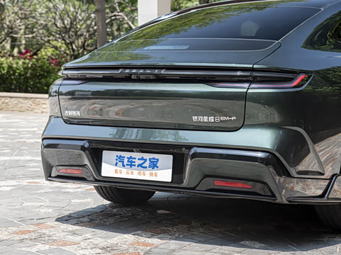 2026�� 225km EM-P Զ�����ǺӰ�+ҫҹ��װ