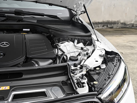 2026�� �Ŀ� GLC 300 4MATIC ����SUV