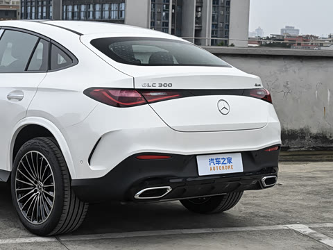 2026�� �Ŀ� GLC 300 4MATIC ����SUV
