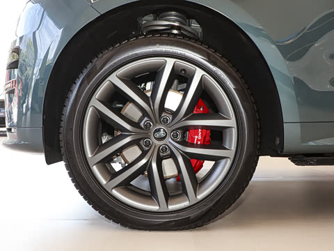 2025�� 400PS Dynamic SE