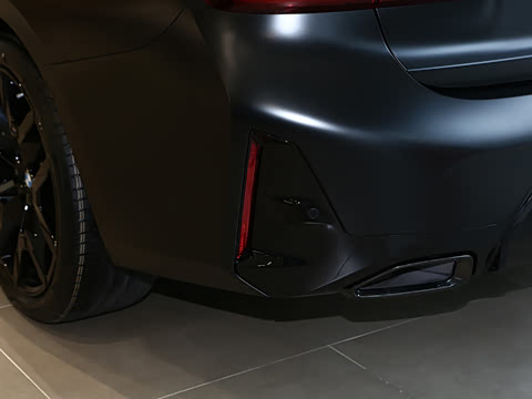 2026�� 330Li �����