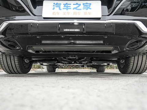 2026�� �Ŀ� 740Li ������ M�˶���װ