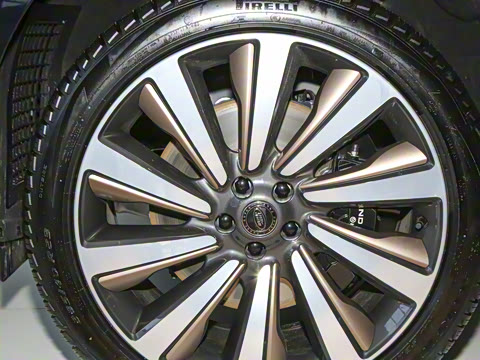 2024�� 4.4 V8 SV���ٴ����ӳ��� 4��