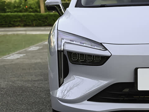 2026�� 705km MAX����������