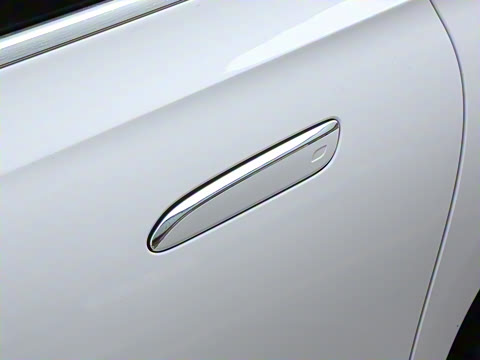 2025�� �Ŀ� E 300 L ʱ���˶���