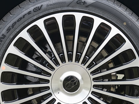 2025�� ���� Ultra��������