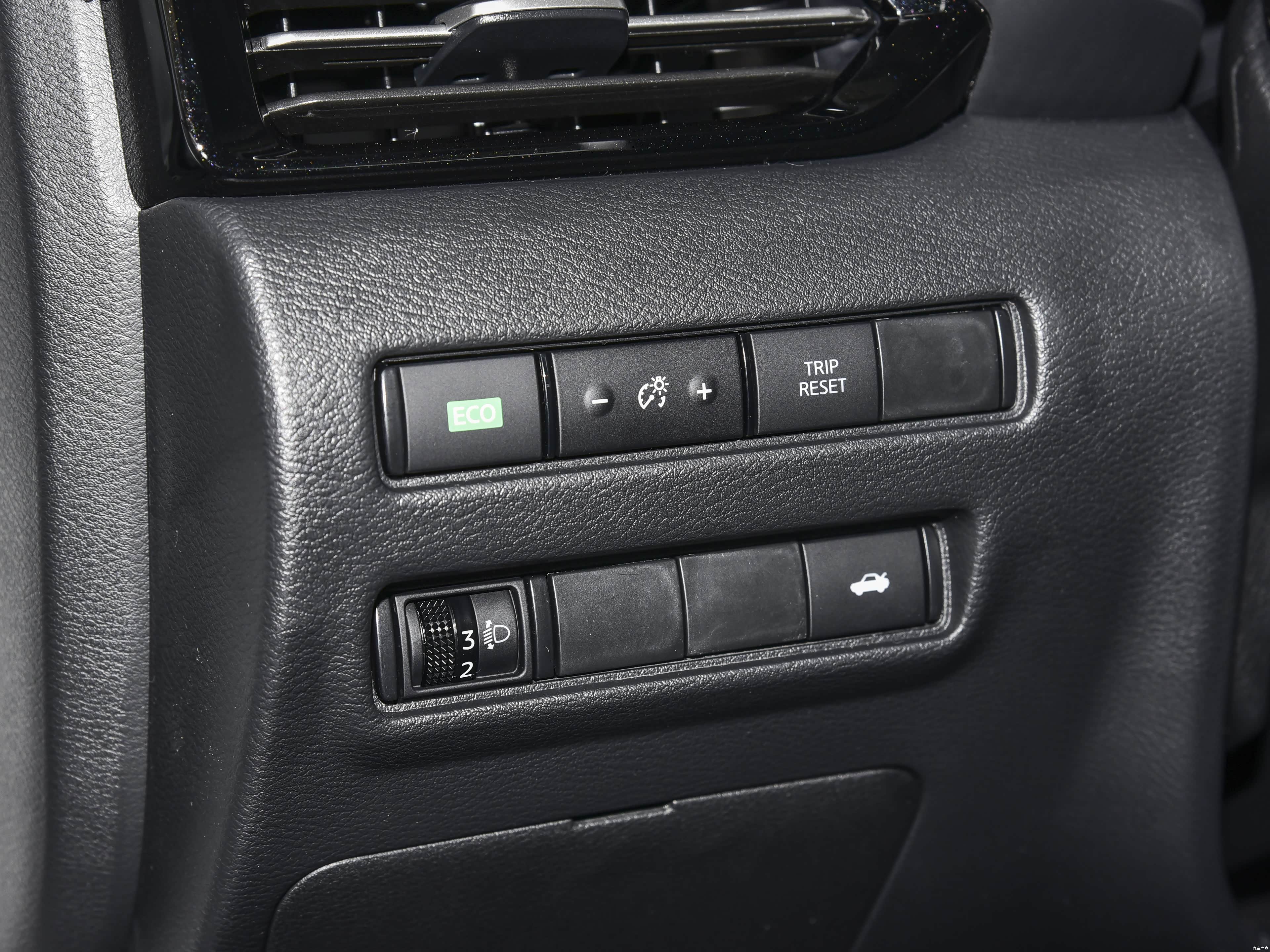 Nissan SYLPHY, миниатюра 18