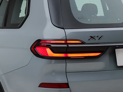 2024�� xDrive40i ������M�˶���װ