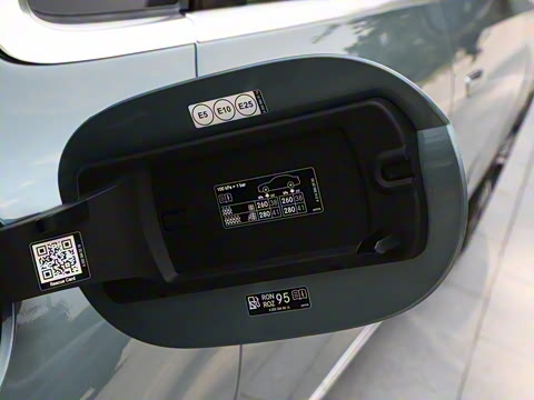 2025�� �Ŀ� E 260 L �˶���