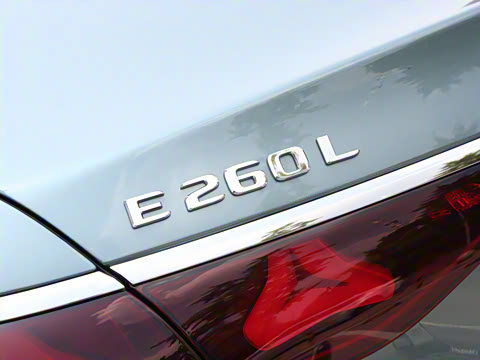 2025�� �Ŀ� E 260 L �˶���