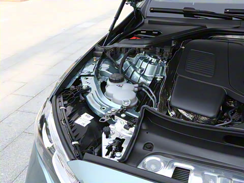 2025�� �Ŀ� E 260 L �˶���