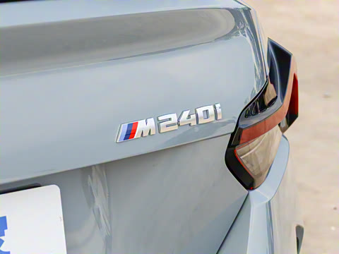 2025�� M240i xDrive