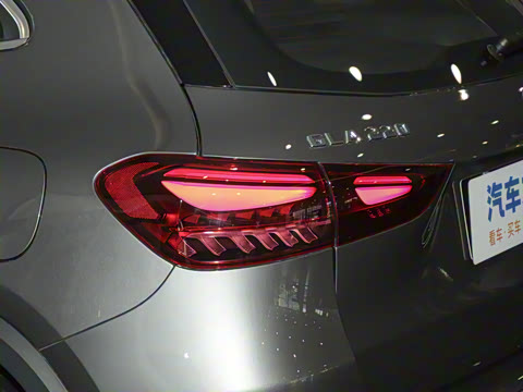 2025�� �Ŀ� GLA 220