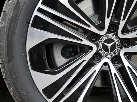 2026�� E 300 L ������