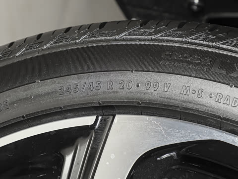 2025�� 2.0T ������ҫ��