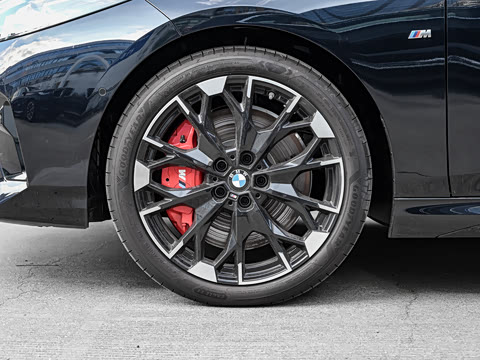 2026�� M235L