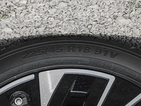 2026�� L 300TSI DSG ������