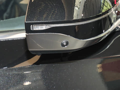 2026�� 740Li ������ M�˶���װ