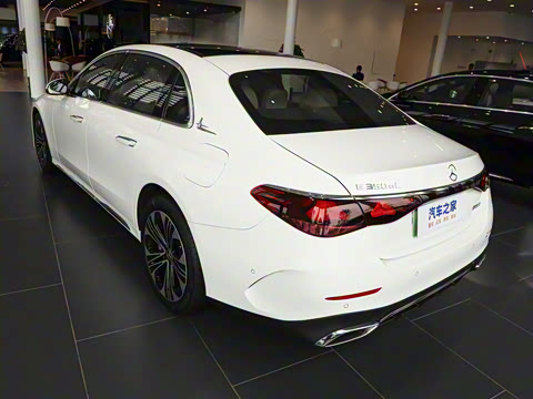 2024�� E 350 e L ���ʽ��϶����˶��γ�