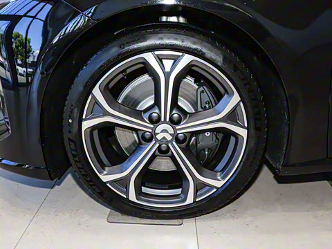 2025�� 100kWh Touring