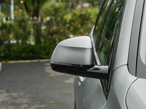 2025�� xDrive 30Li ������M�˶���ҹ��װ