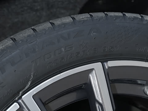 2026�� 325Li M�˶���װ