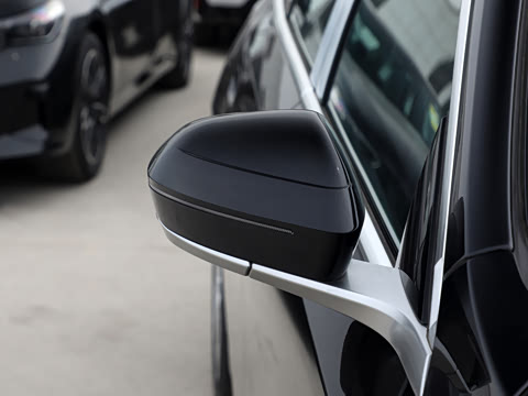 2026�� �Ŀ� 525Li ������װ