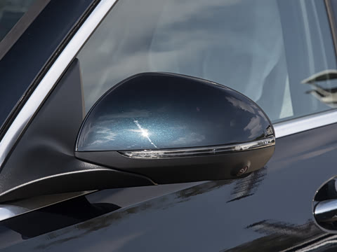 2026�� C 260 L �˶��ر��