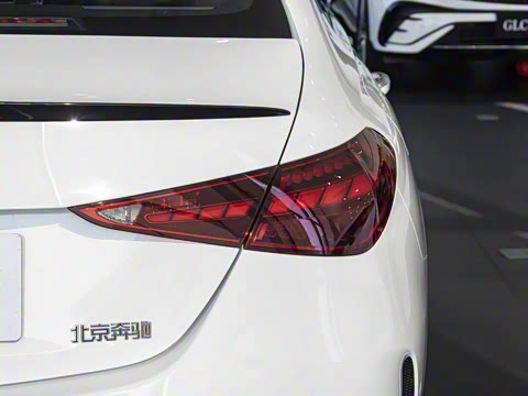 2026�� C 260 L �ҹ�˶���