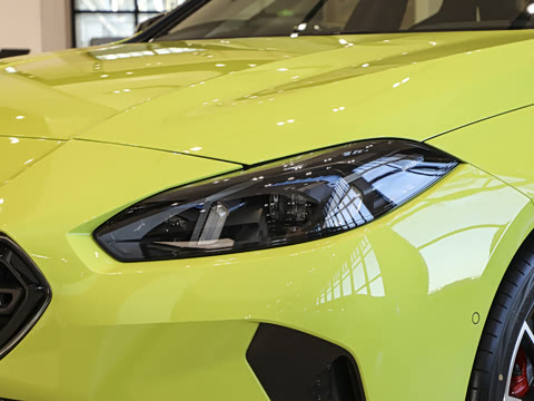 2026�� M235L