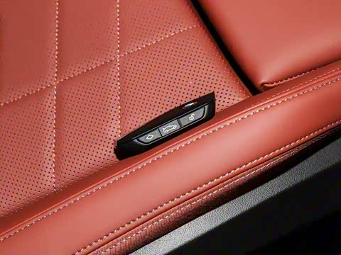 2025�� sDrive25i M�˶���װ