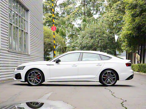 2025�� Sportback ��ذ� 40 TFSI quattro ����������