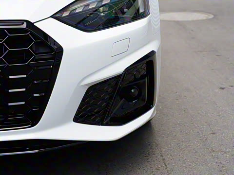 2025�� Sportback ��ذ� 40 TFSI quattro ����������