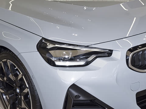 2026�� 225i M�˶���ҹ��װ