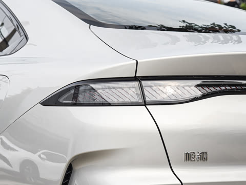 2026�� 535 MAX�����