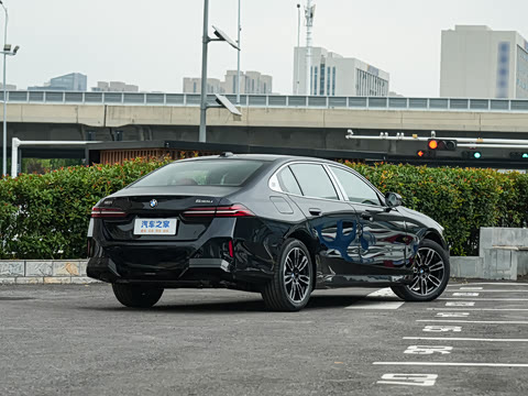 2026�� 530Li ������ M�˶���װ