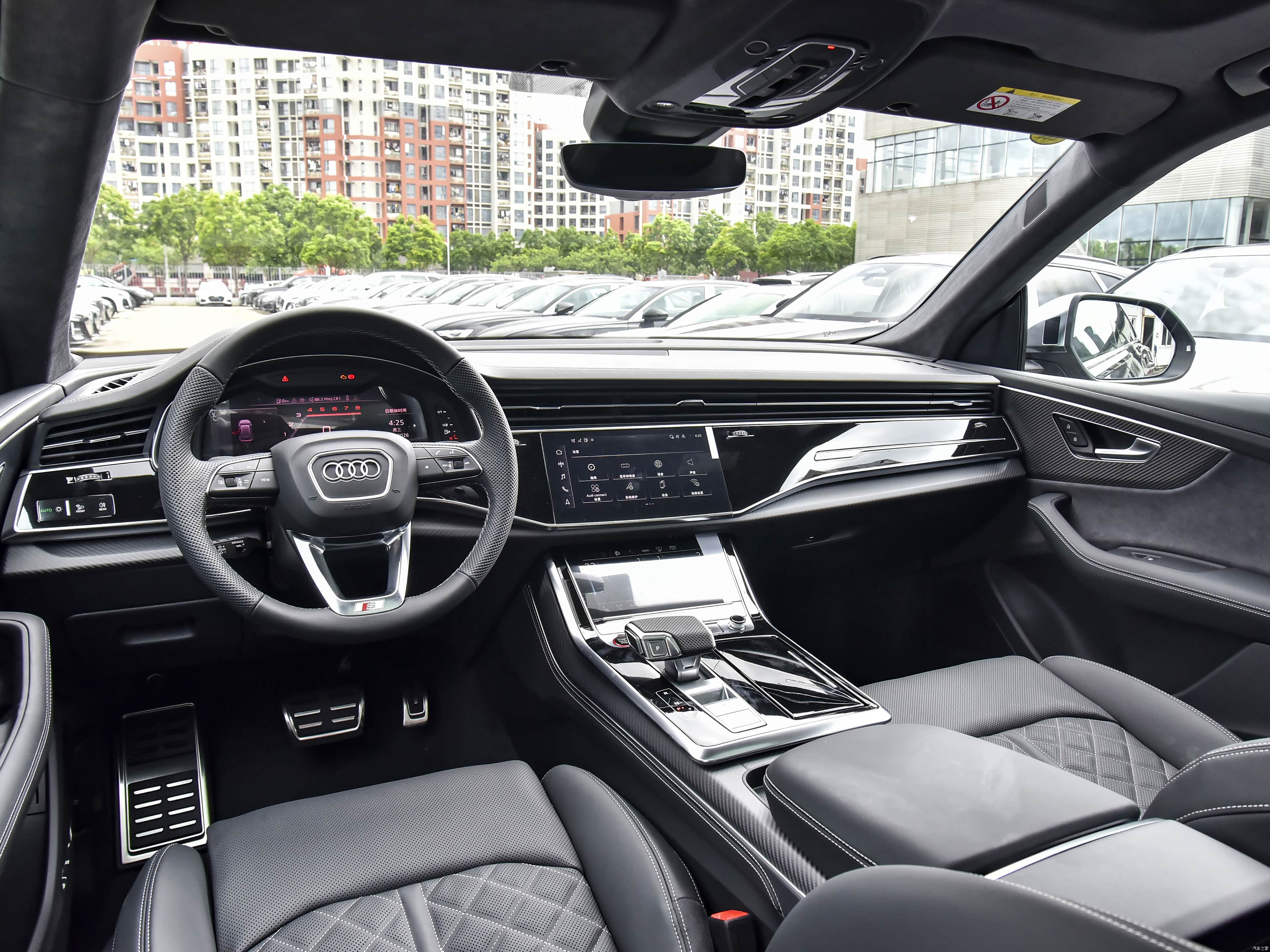 Audi SQ8, миниатюра 15