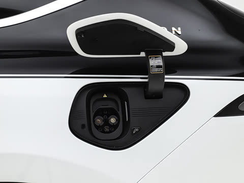 2025�� 102kWh ��ƽ���ر��