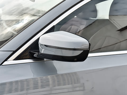 2026�� 325Li M�˶���װ