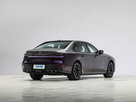 2023�� M760Le xDrive