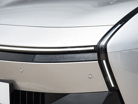 2025�� 702 ������ Ultra