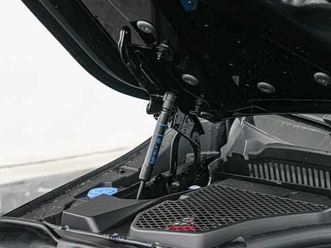 2026�� �Ŀ� 525Li M�˶���װ