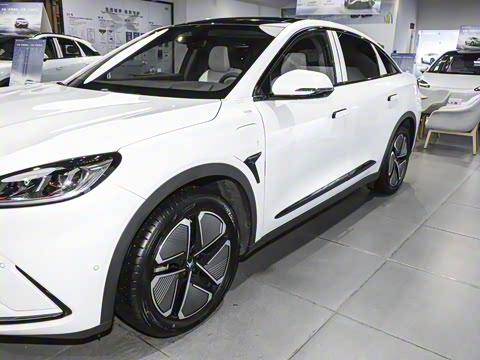 2025�� 735MAX 175kW