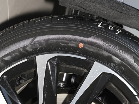 2026�� 1.8L ˫�� ��Ӣ��